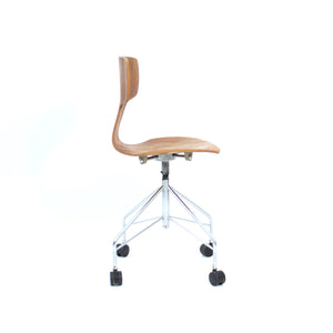 Arne Jacobsen, teak swivel desk chair "T-chair", model 3113, Fritz Hansen, 1963
