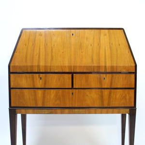 Free standing Swedish Modern secretaire in Walnut and Elm, 1940s